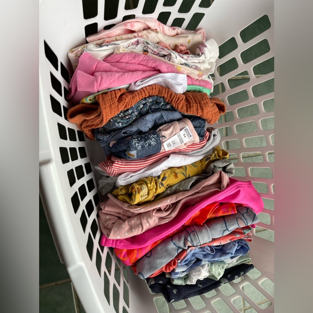 Bundle of 20+ baby girl outfits size 6-9 month